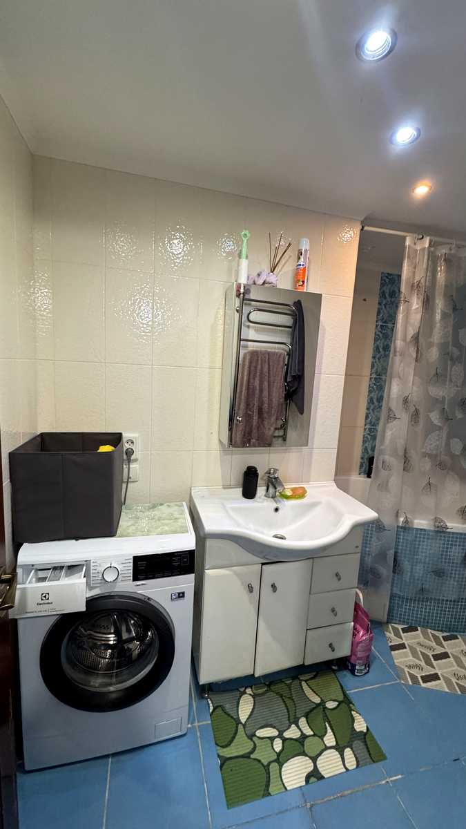 1870947877838506