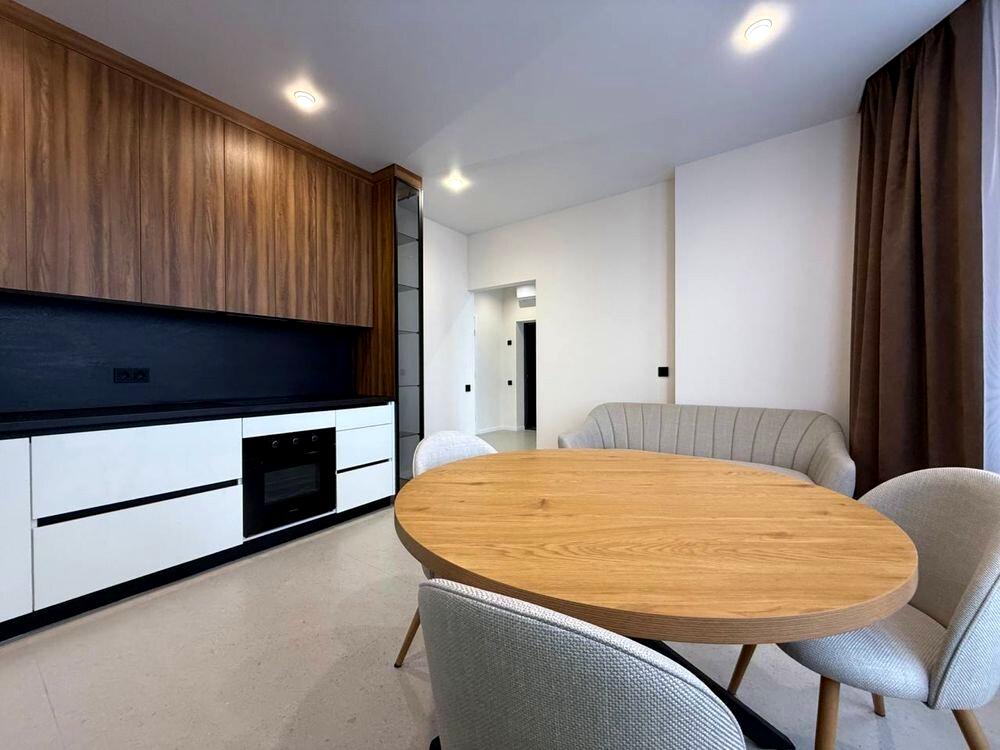 1870953024988655