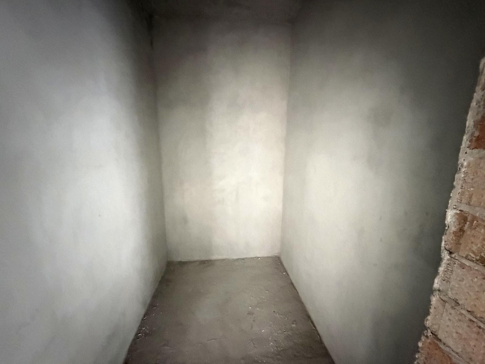 1870953379934013
