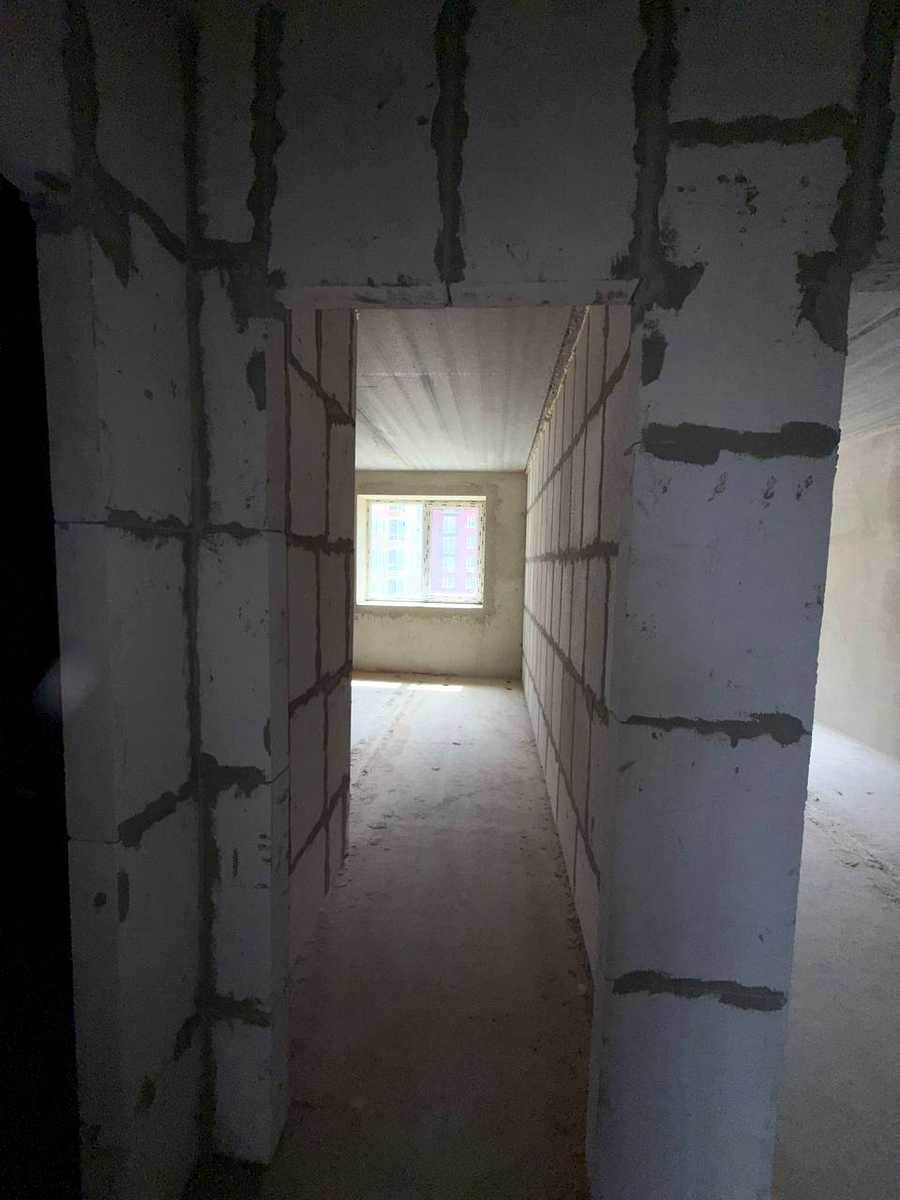 1870954674683648