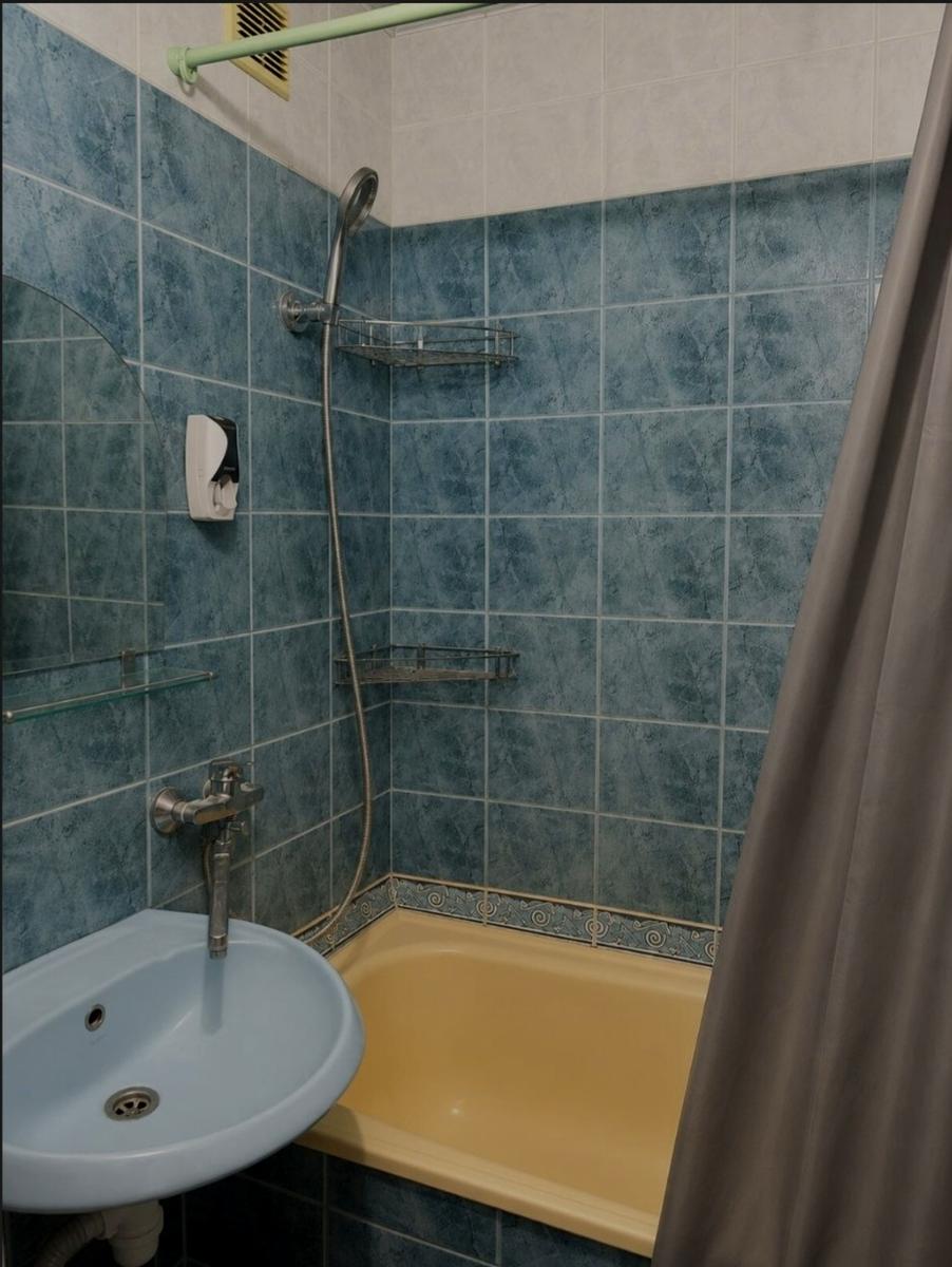 1870963276780496