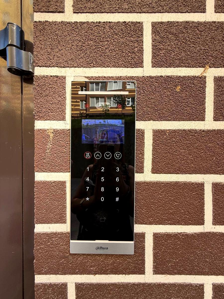 1870963358255189