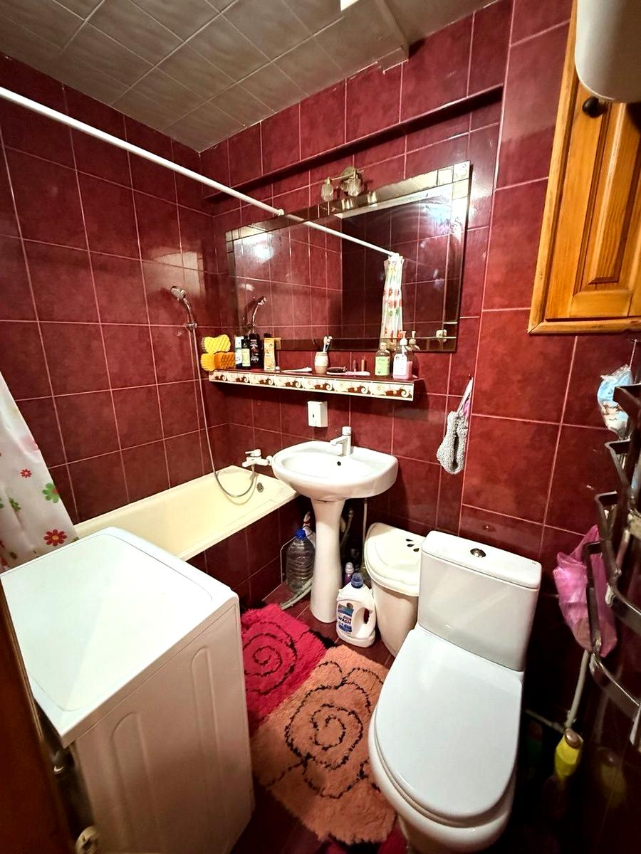 1870965787611750