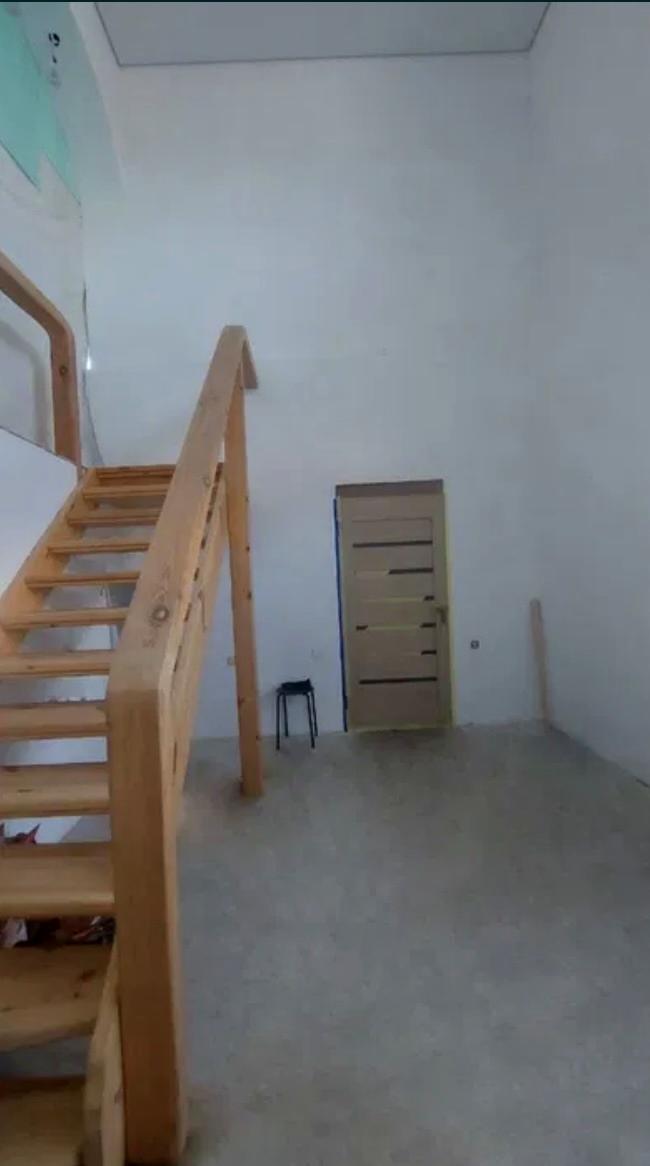1870978403394477