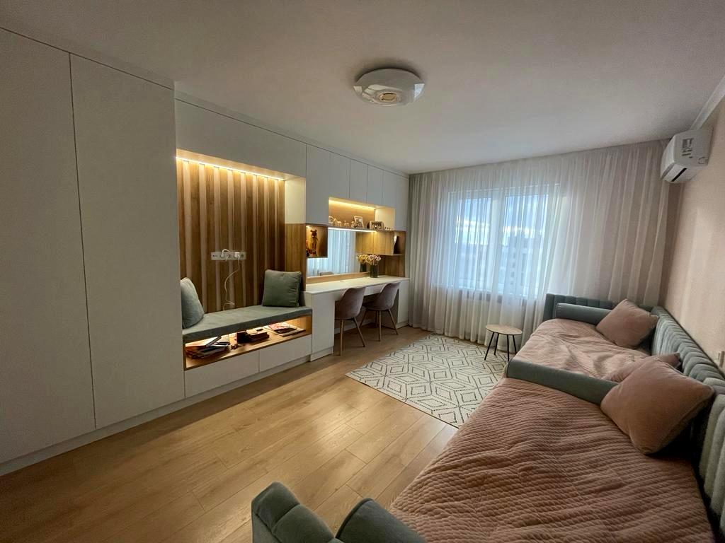 1870986744142265