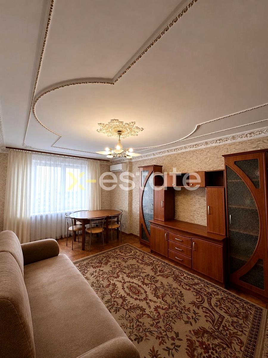 1870987595406381