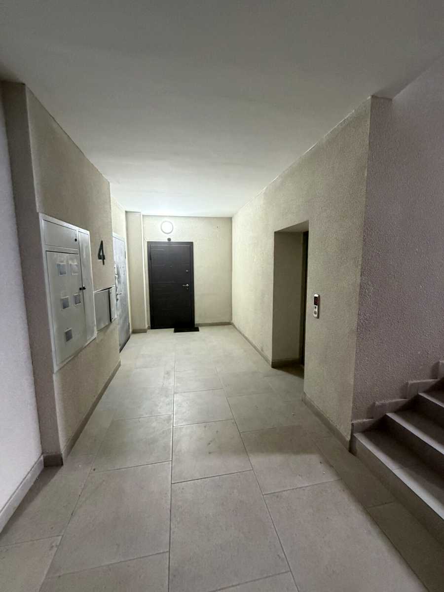 1871037656052287