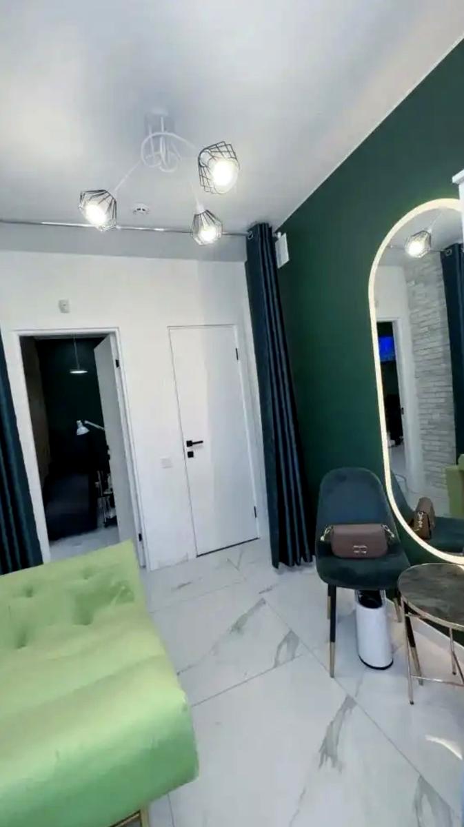 1871039661412549