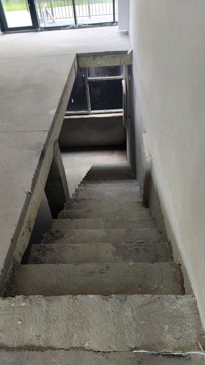 1871040069619895