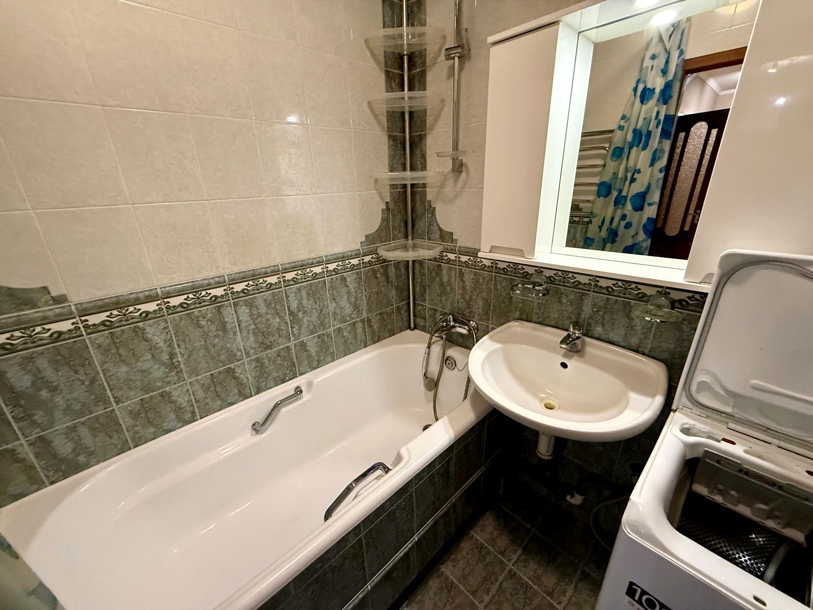 1871142873964598