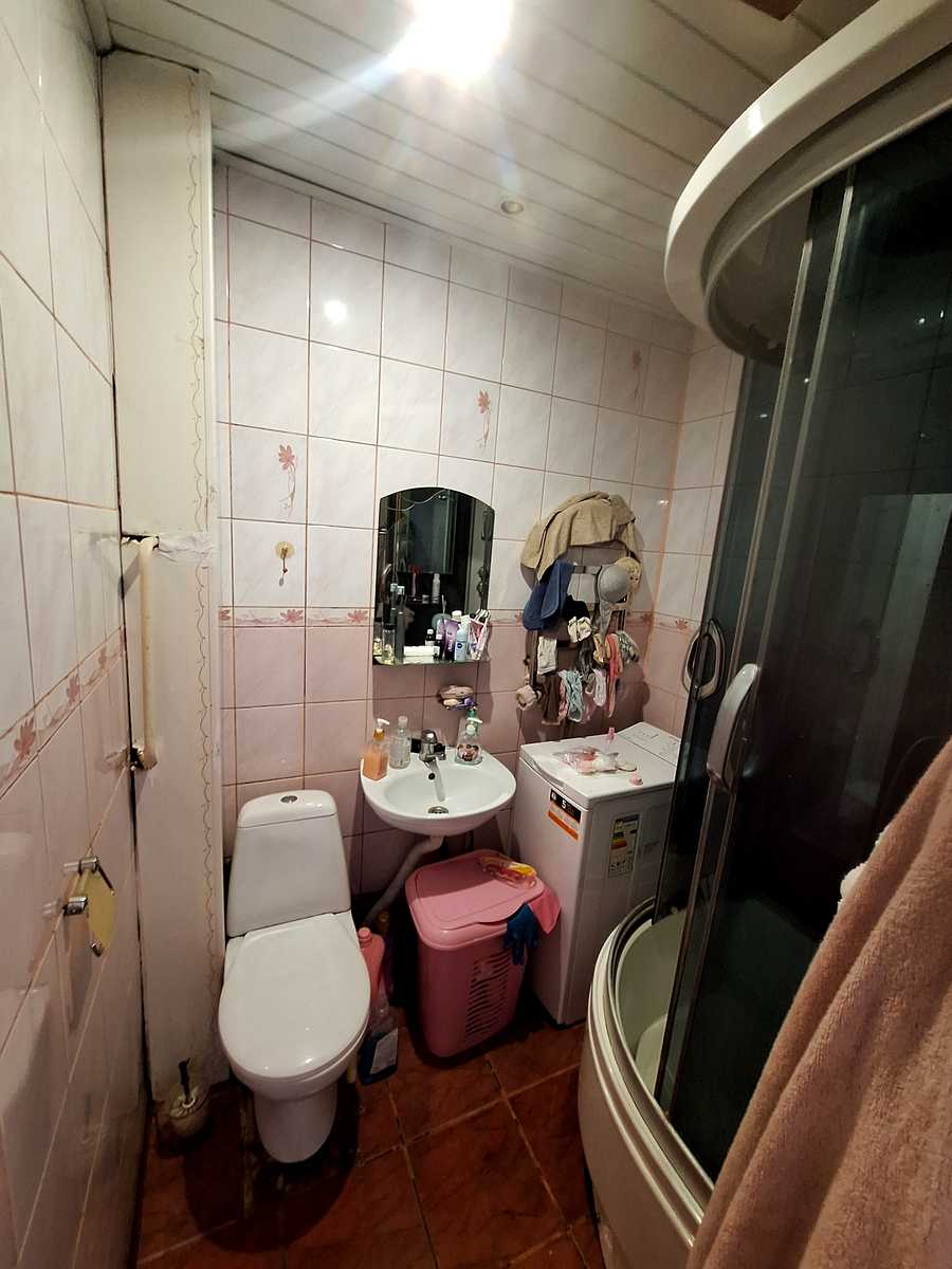 1871148547678552