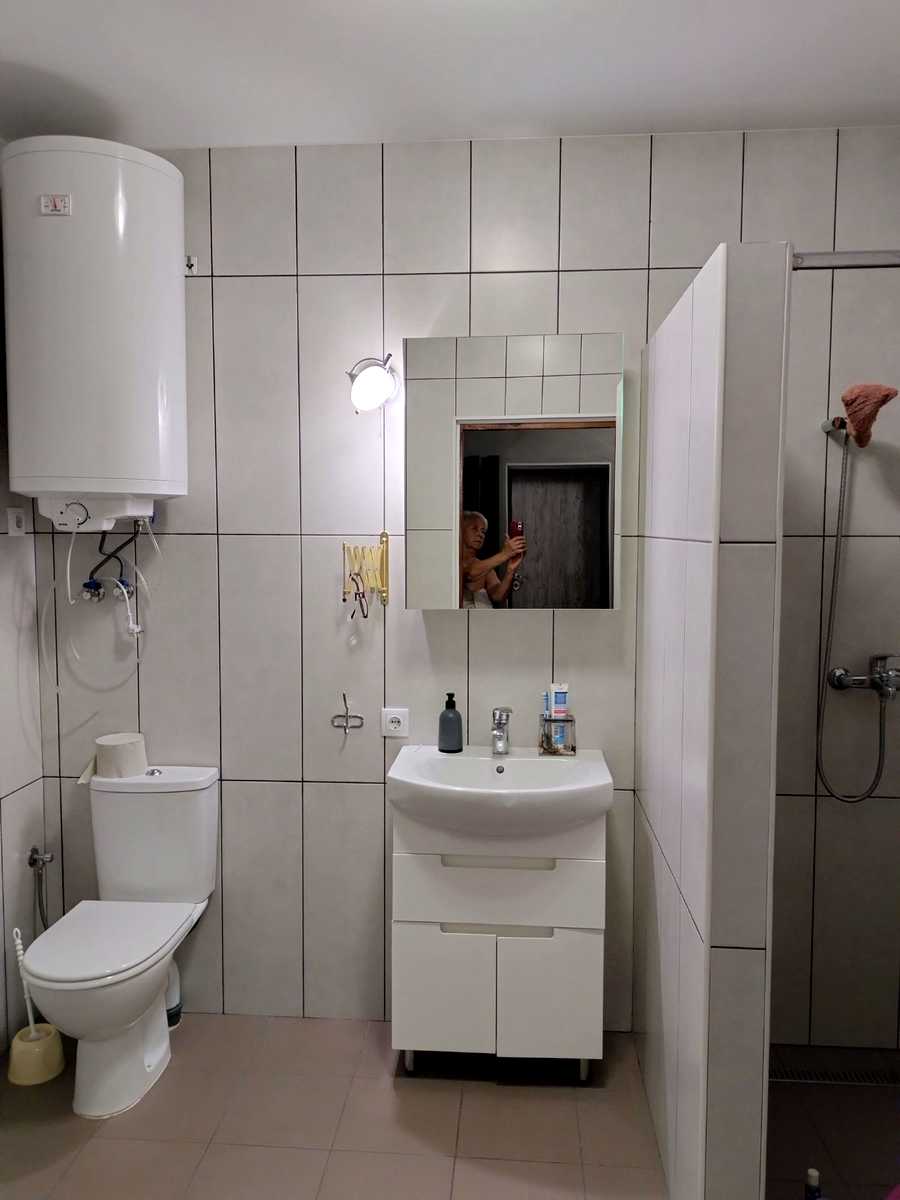 1871157519194096