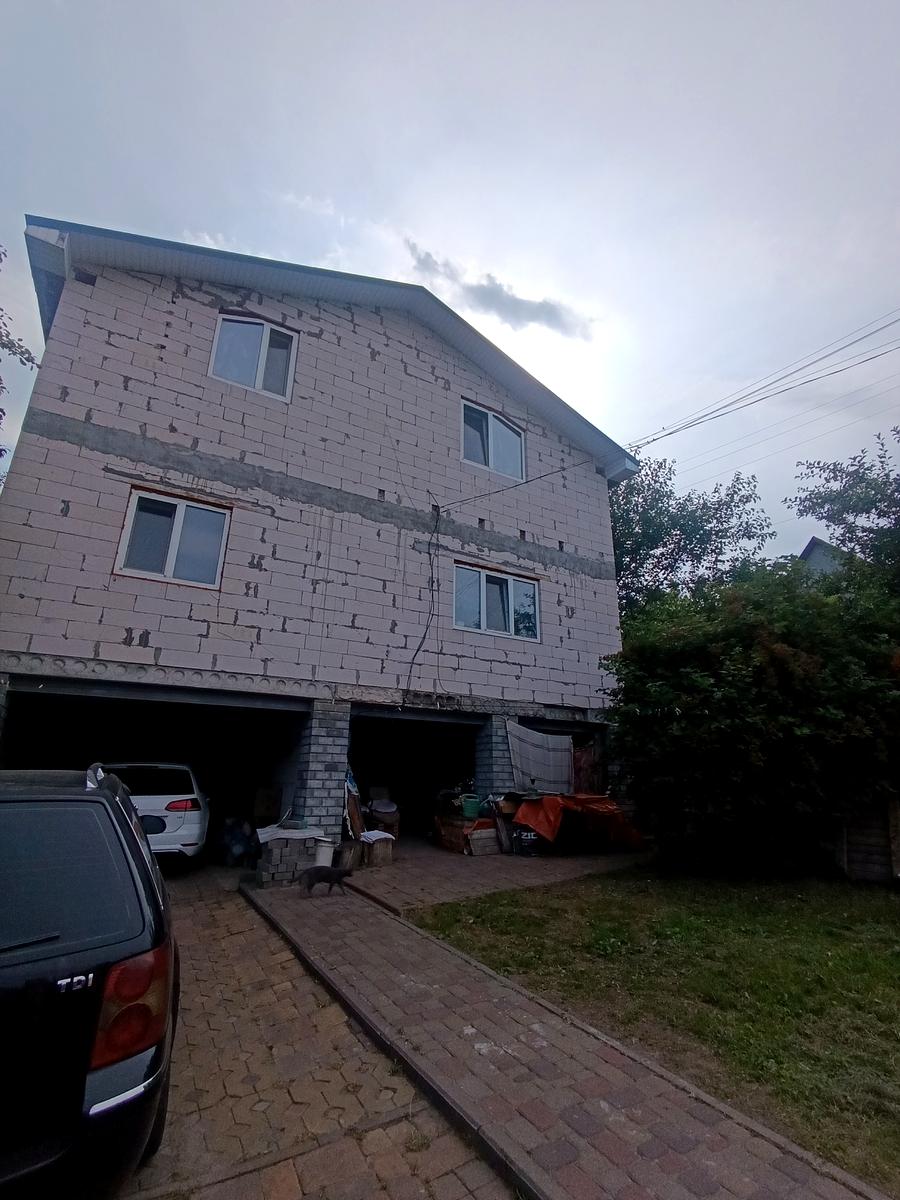 1871173697374551