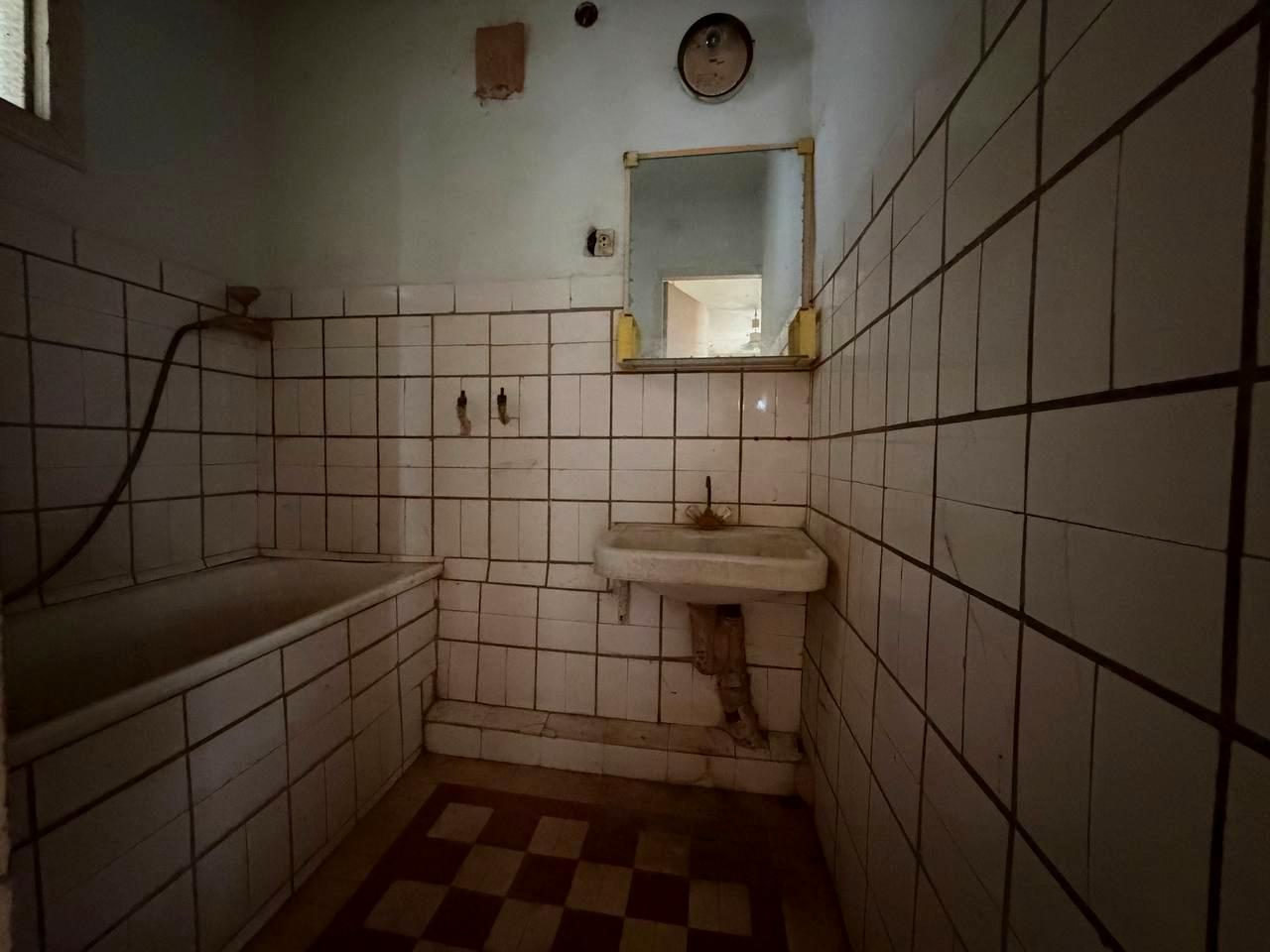 1871219528680439