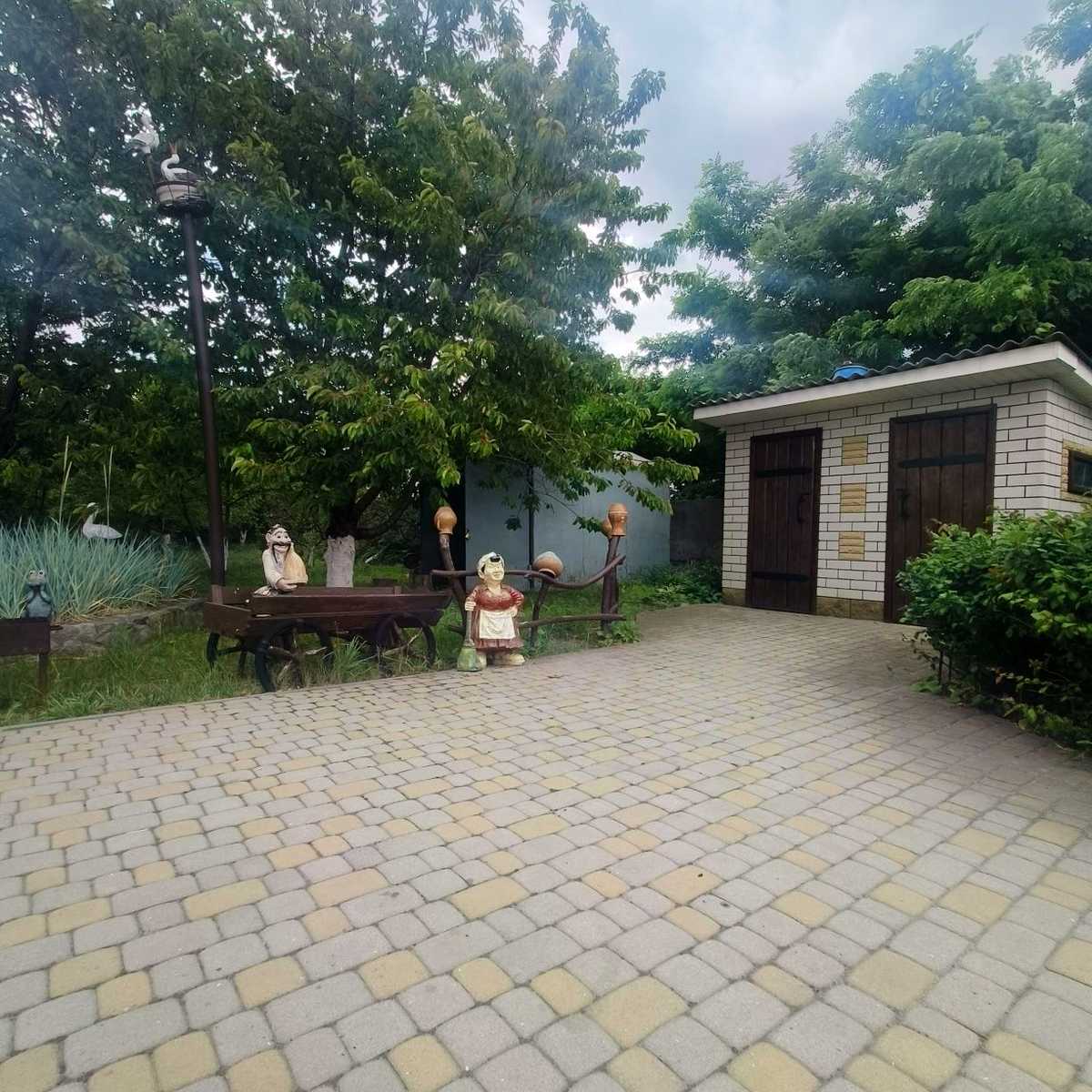 1871222615018208