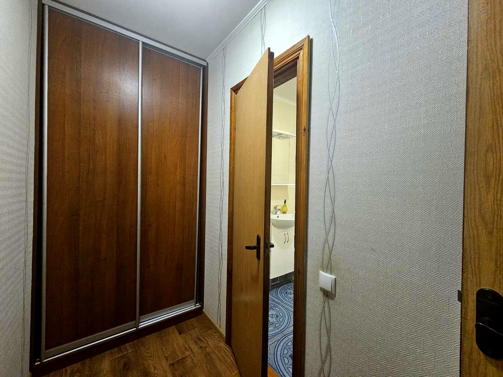 1871235760896474
