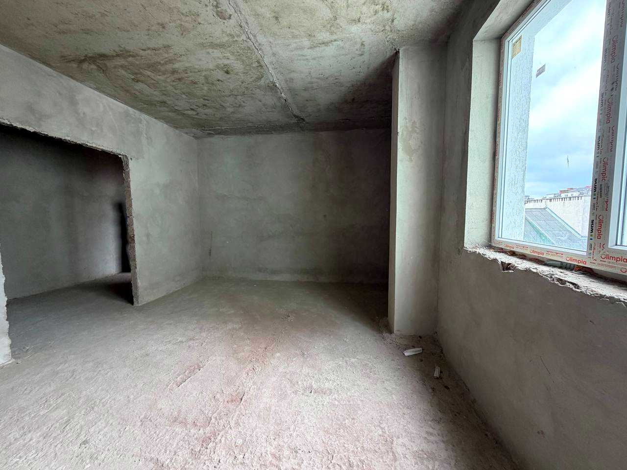 1871236439922295