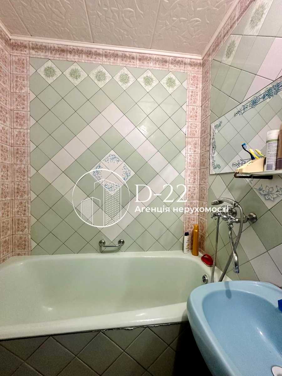 1871242767030566