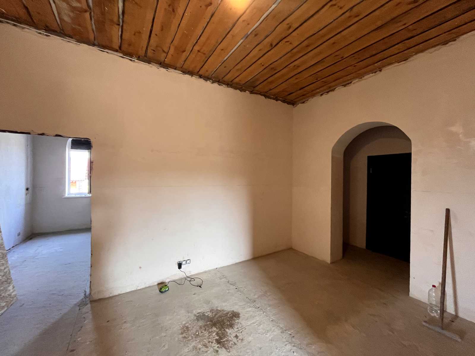 1871242818883677