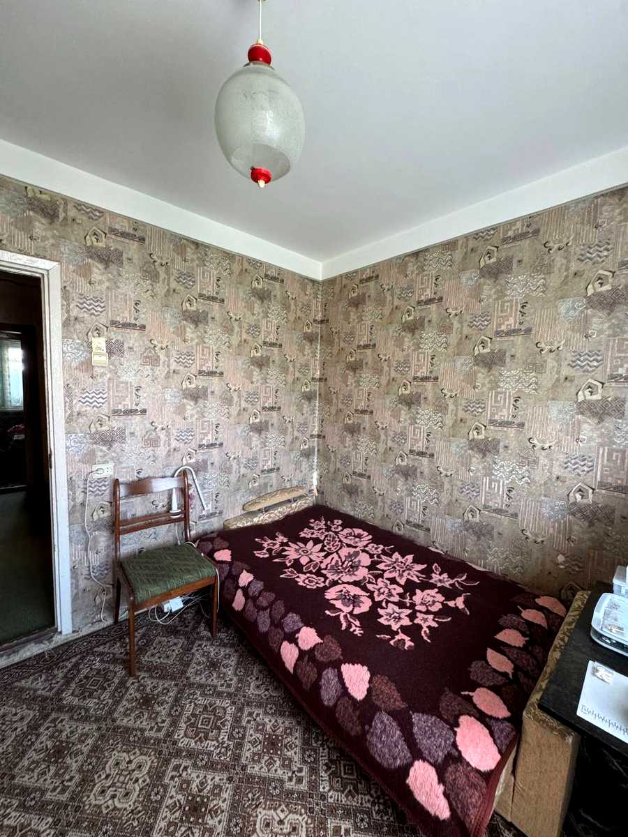 1871243748246693