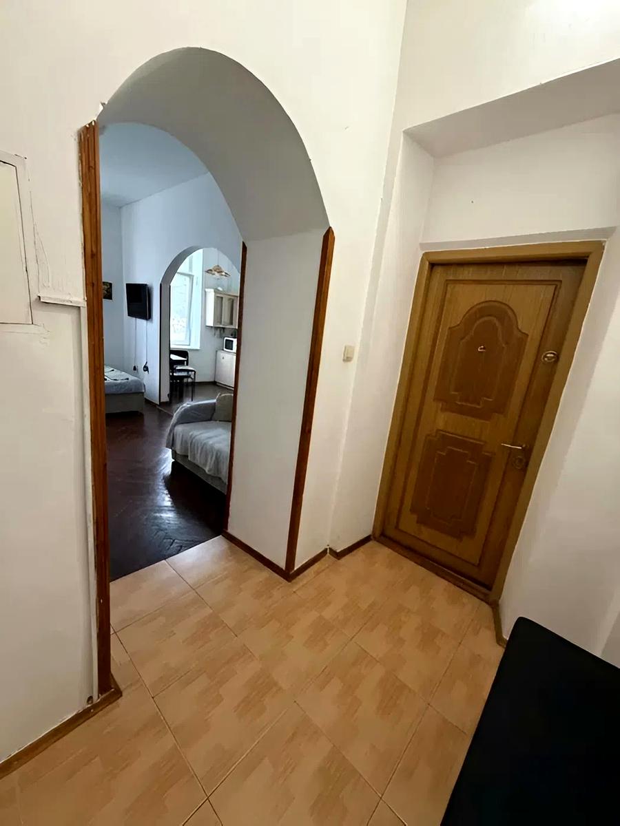 1871243925401573
