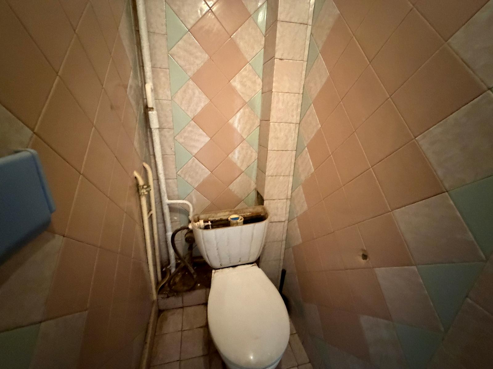 1871243992812176