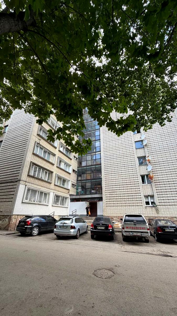 1871253216276956