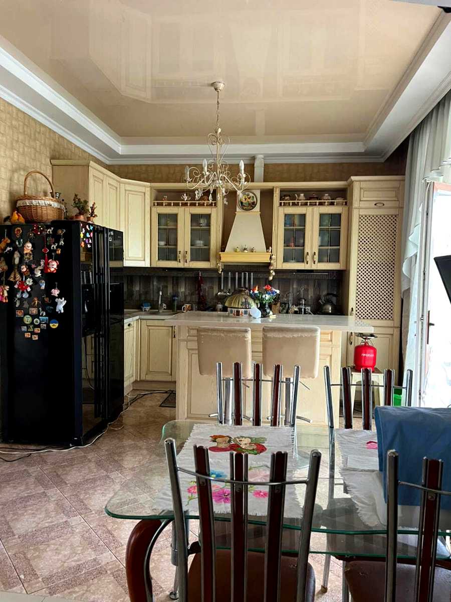 1871311410076555