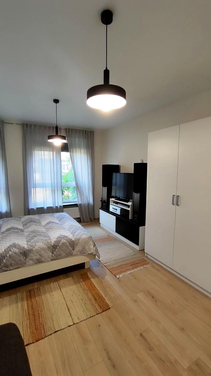 1871327977323073