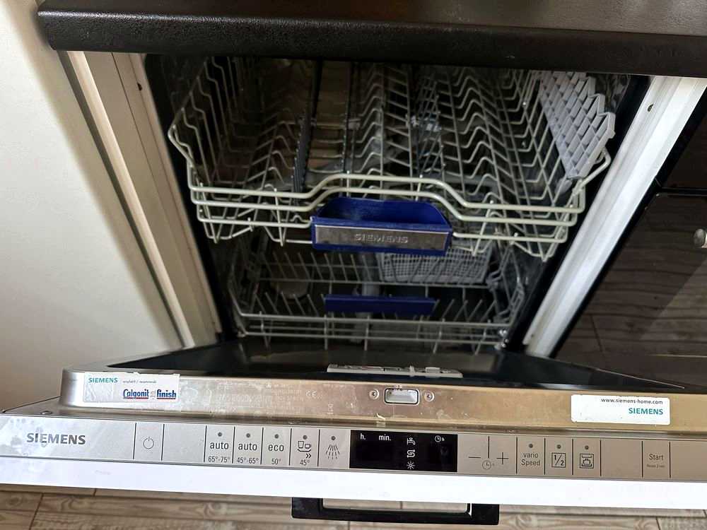 1871331596183780