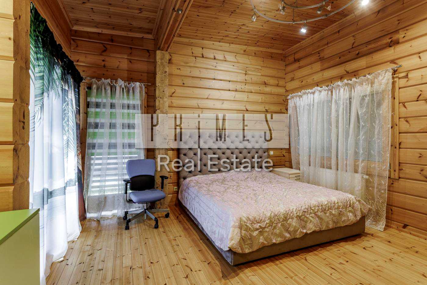 1871347125271676