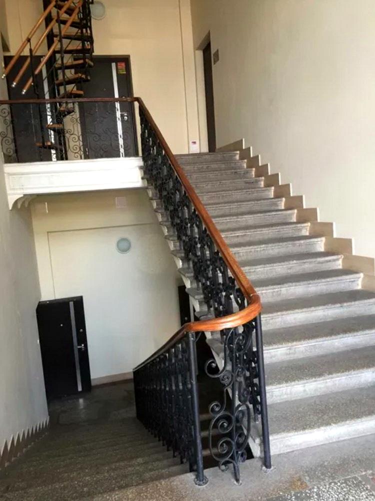 1871355097015330