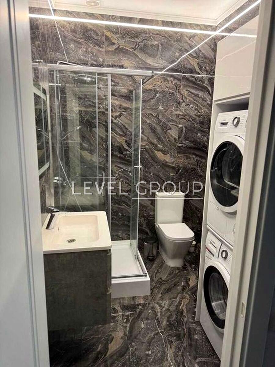 1871396611055603