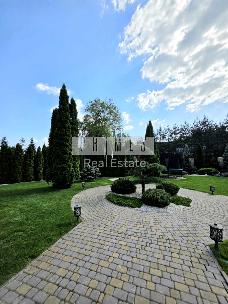 1871399837400699