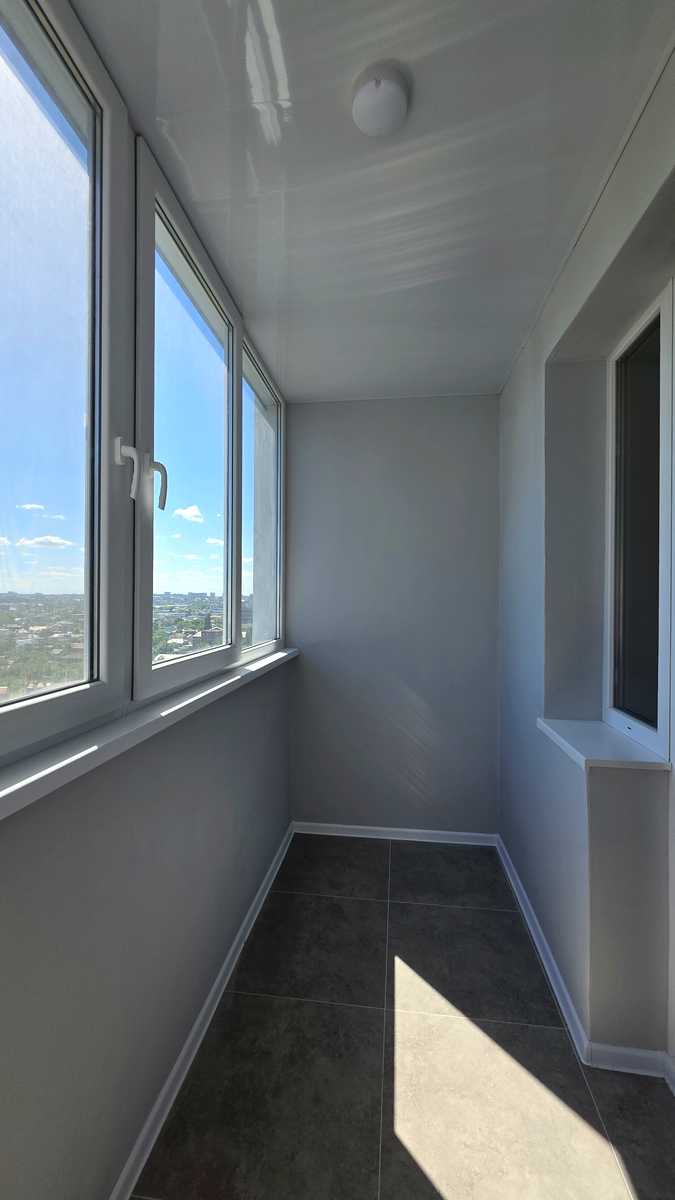1871415108984528