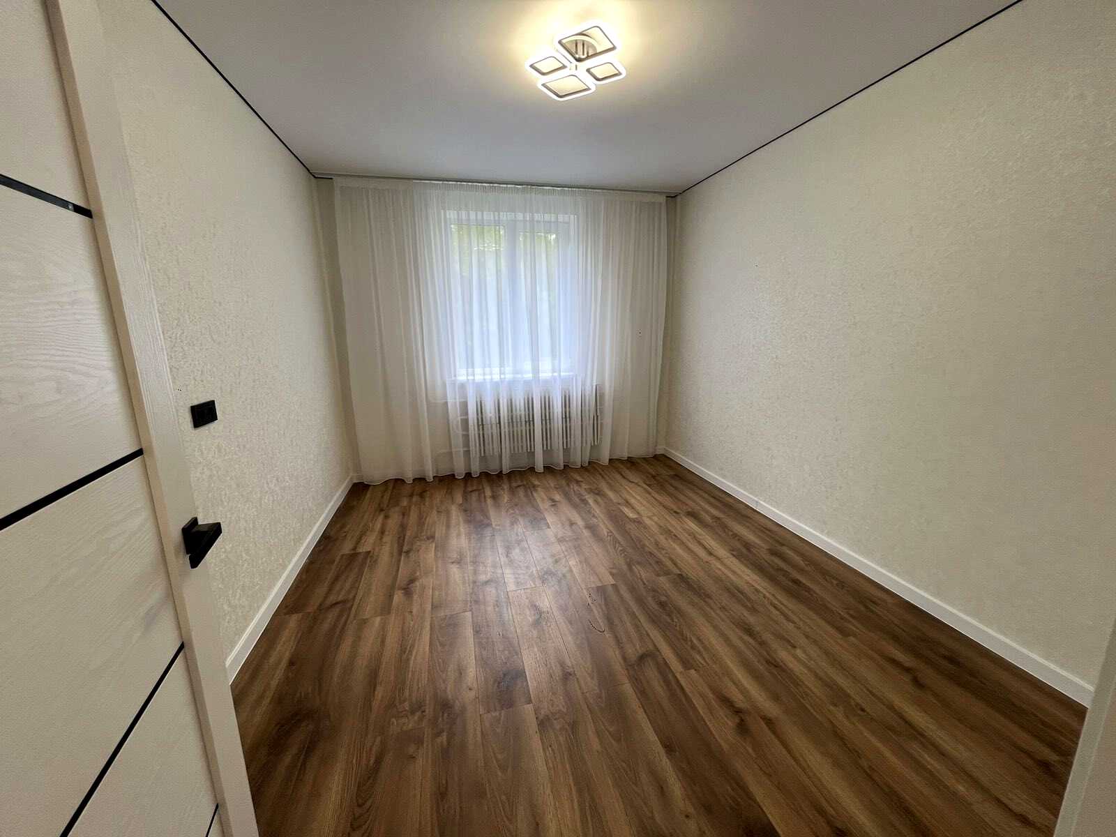 1871415851484758