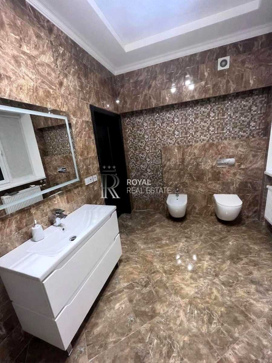 1871418536872494