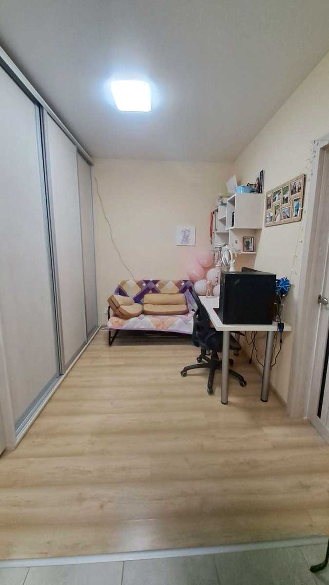 1871423677176809