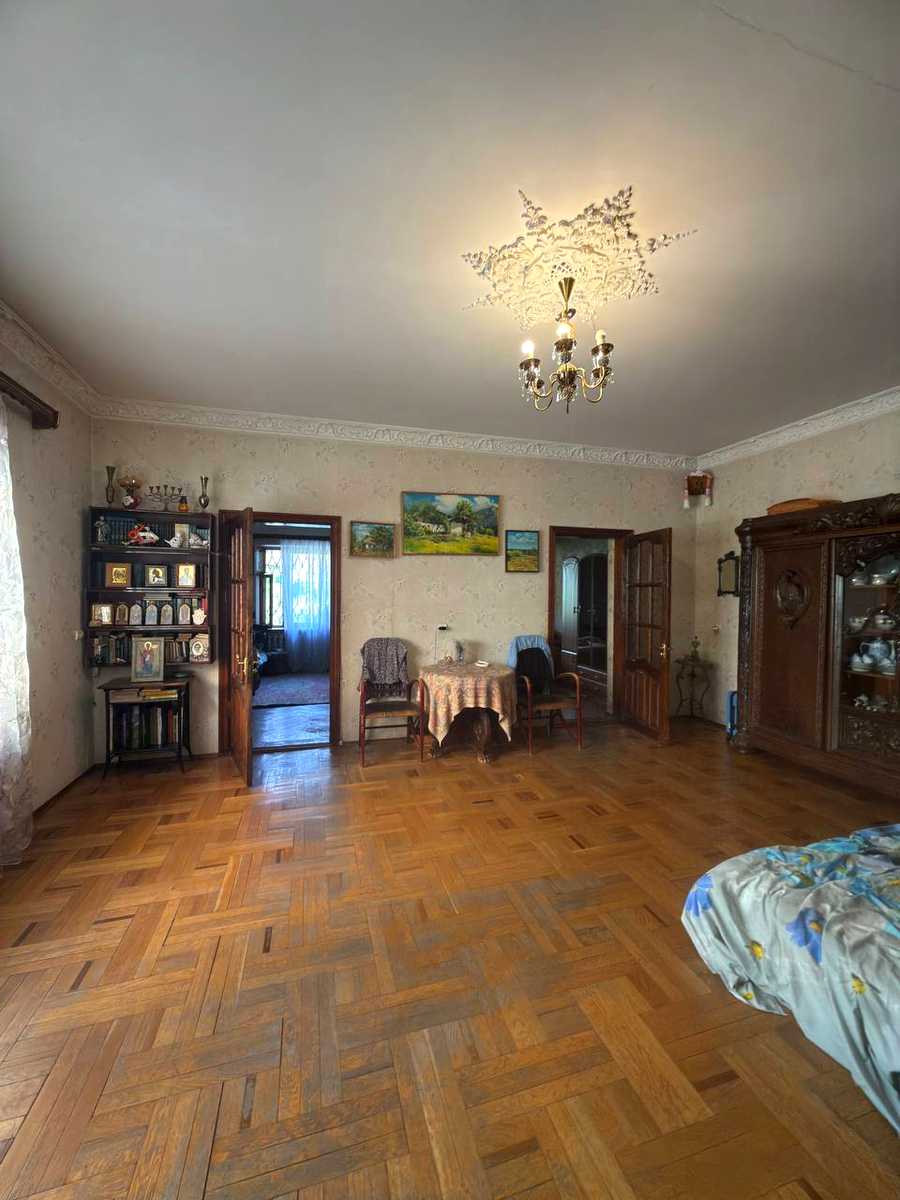 1871427529413585