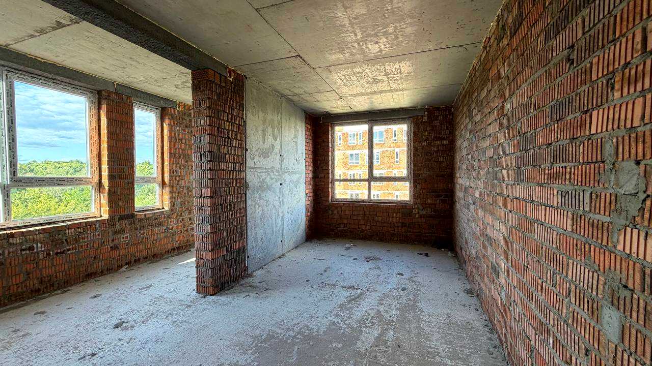 1871437135860030