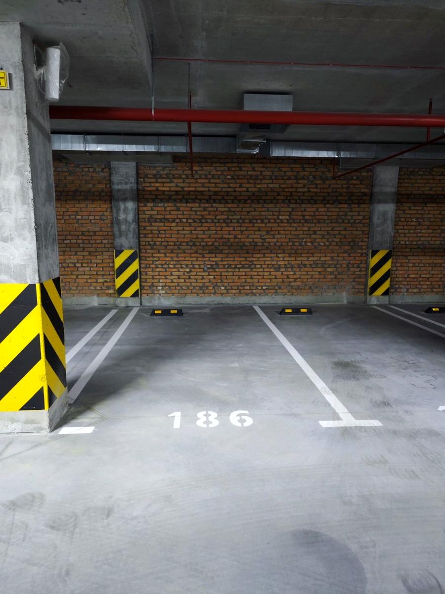 1871445854145996
