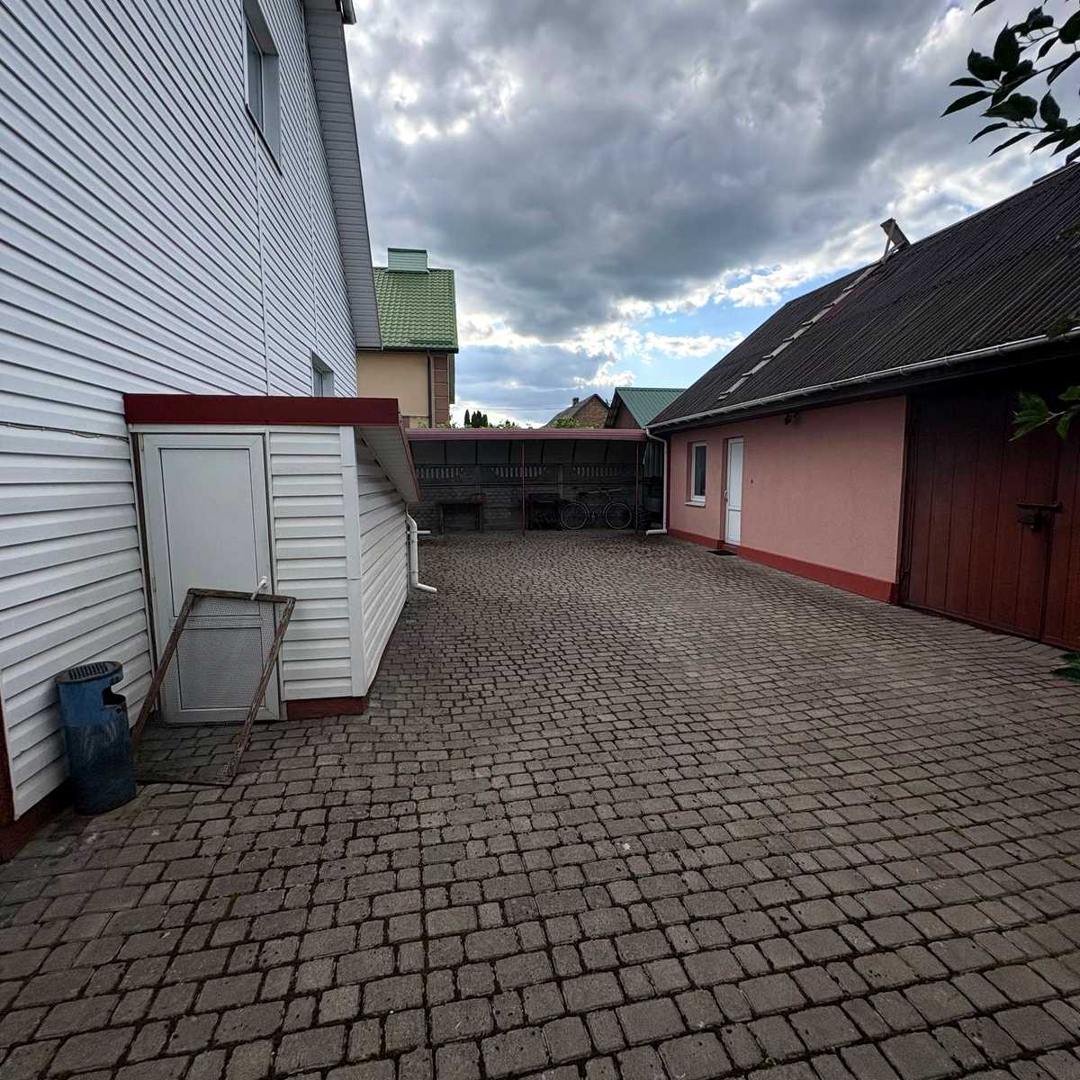 1871450642824695
