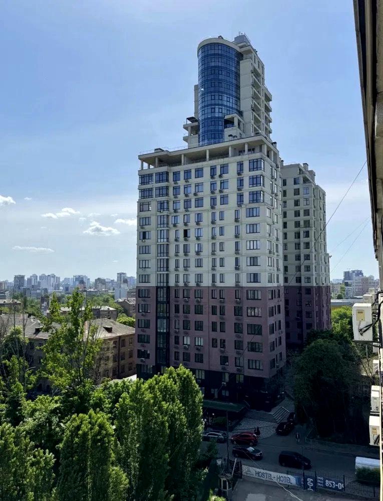 1871482936842085