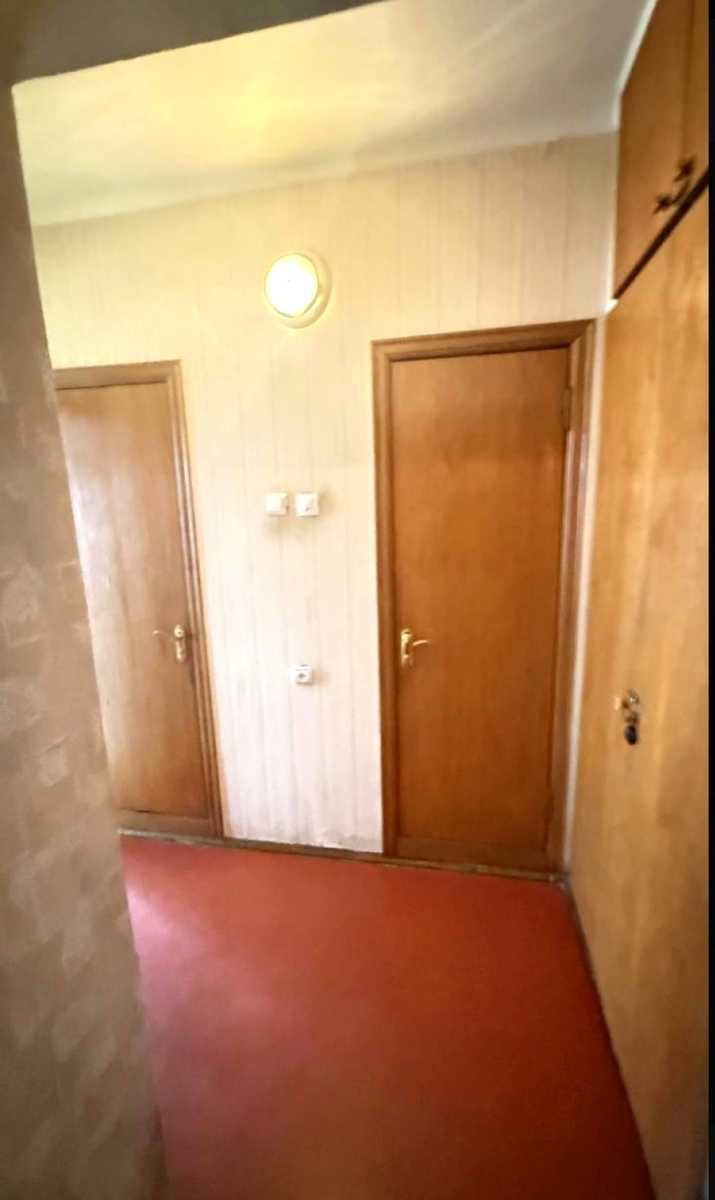1871497835869497