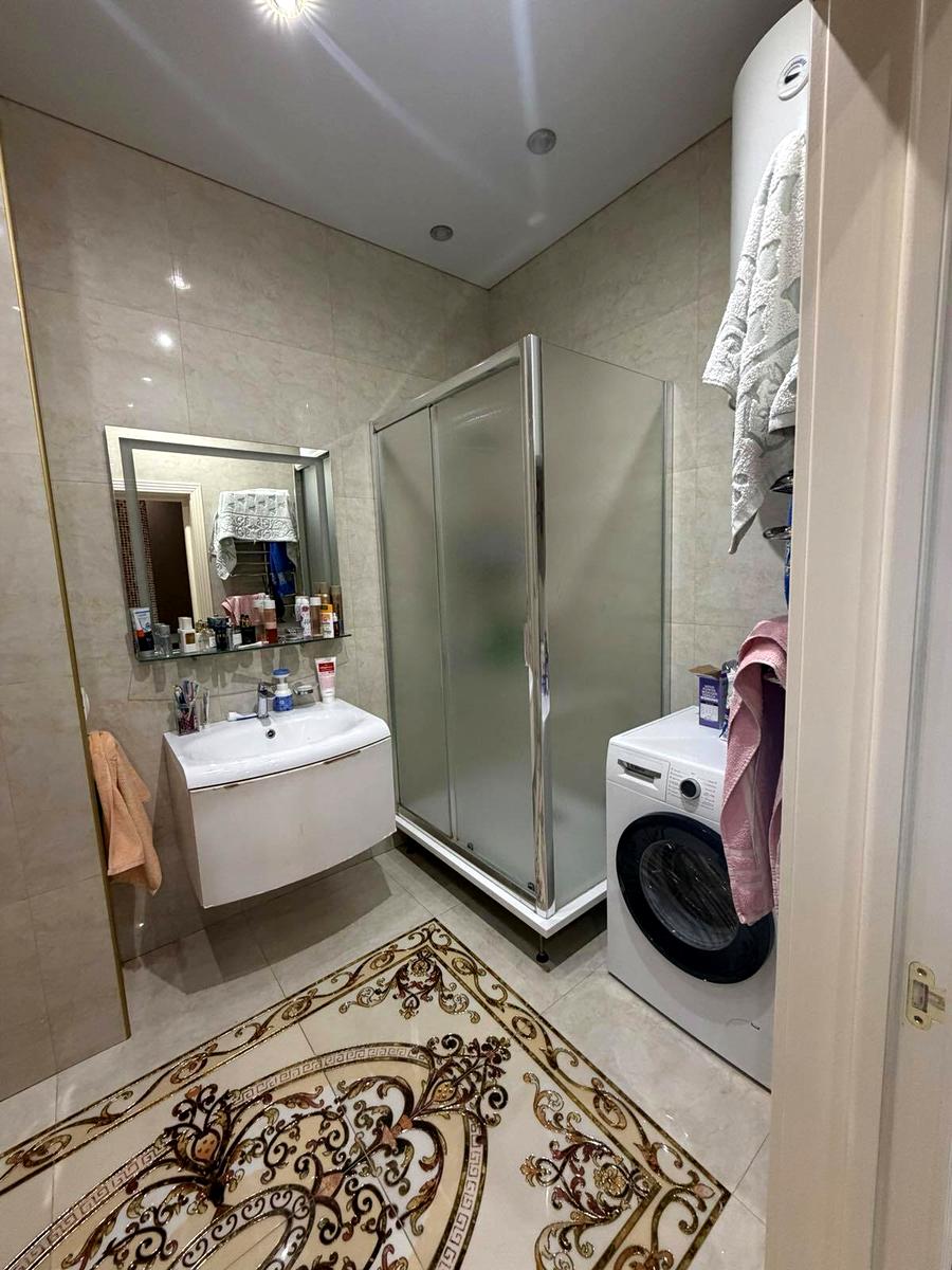 1871498646206842