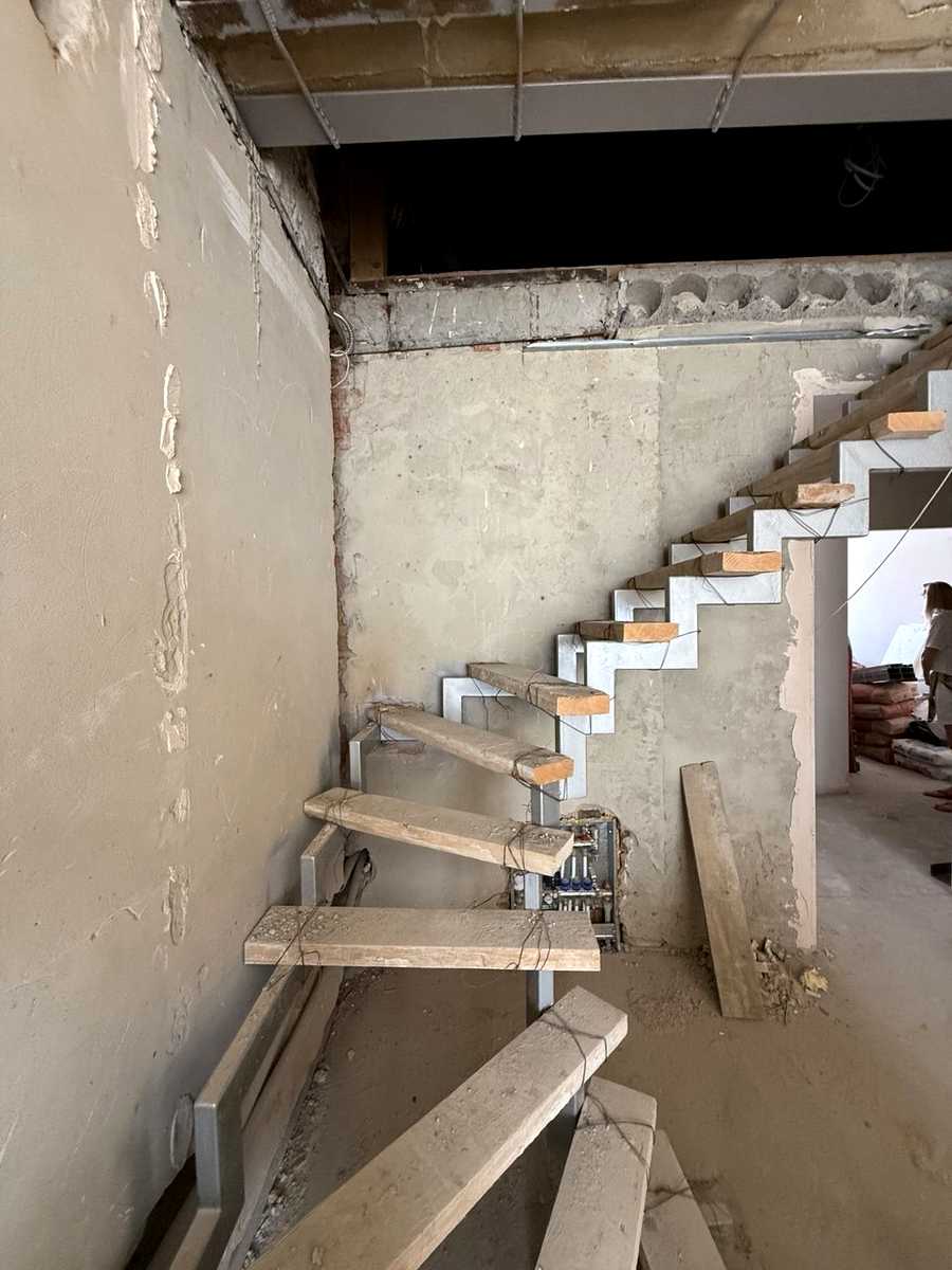 1871498756601193
