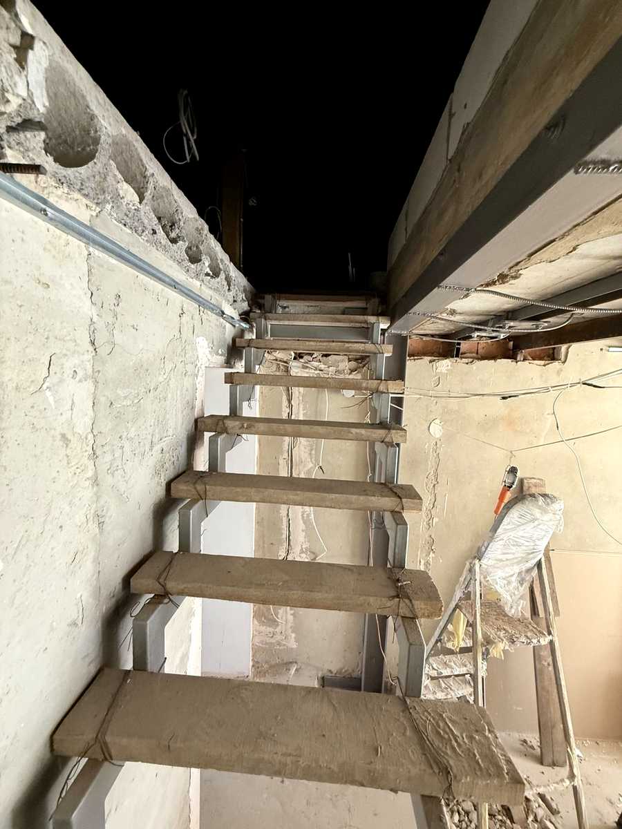 1871498757510076