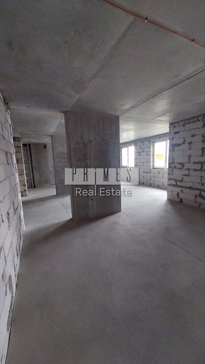 1871504629204875