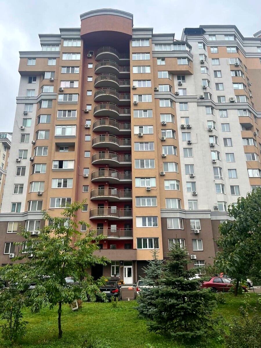1871507997653824
