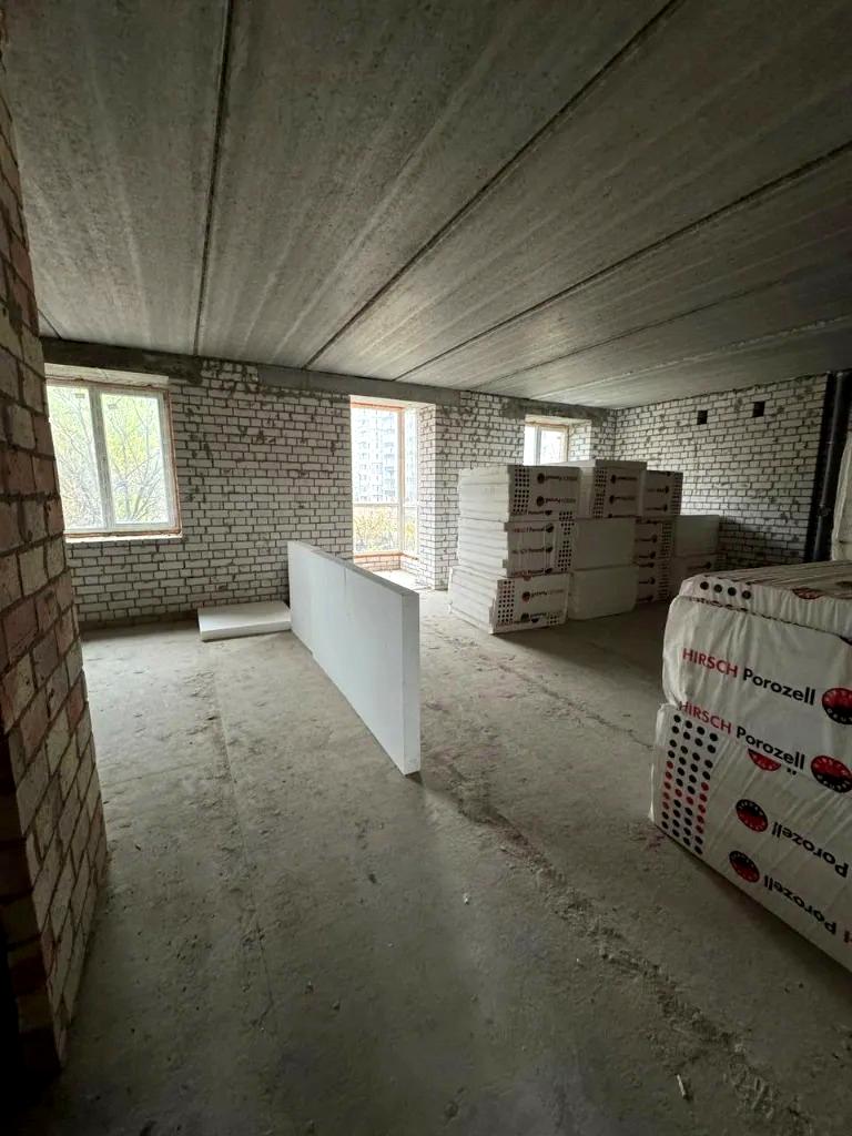 1871512245887418